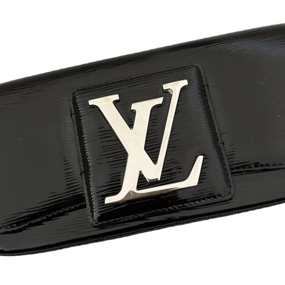 ***SOLD*** Louis Vuitton Sobe Clutch